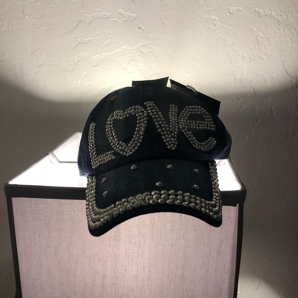 1 Jean “Love” Cap